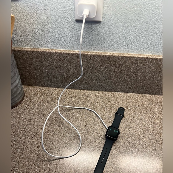 Apple Watch Magnetic Fast Charger to USB-C Cable - Picture 3 of 3